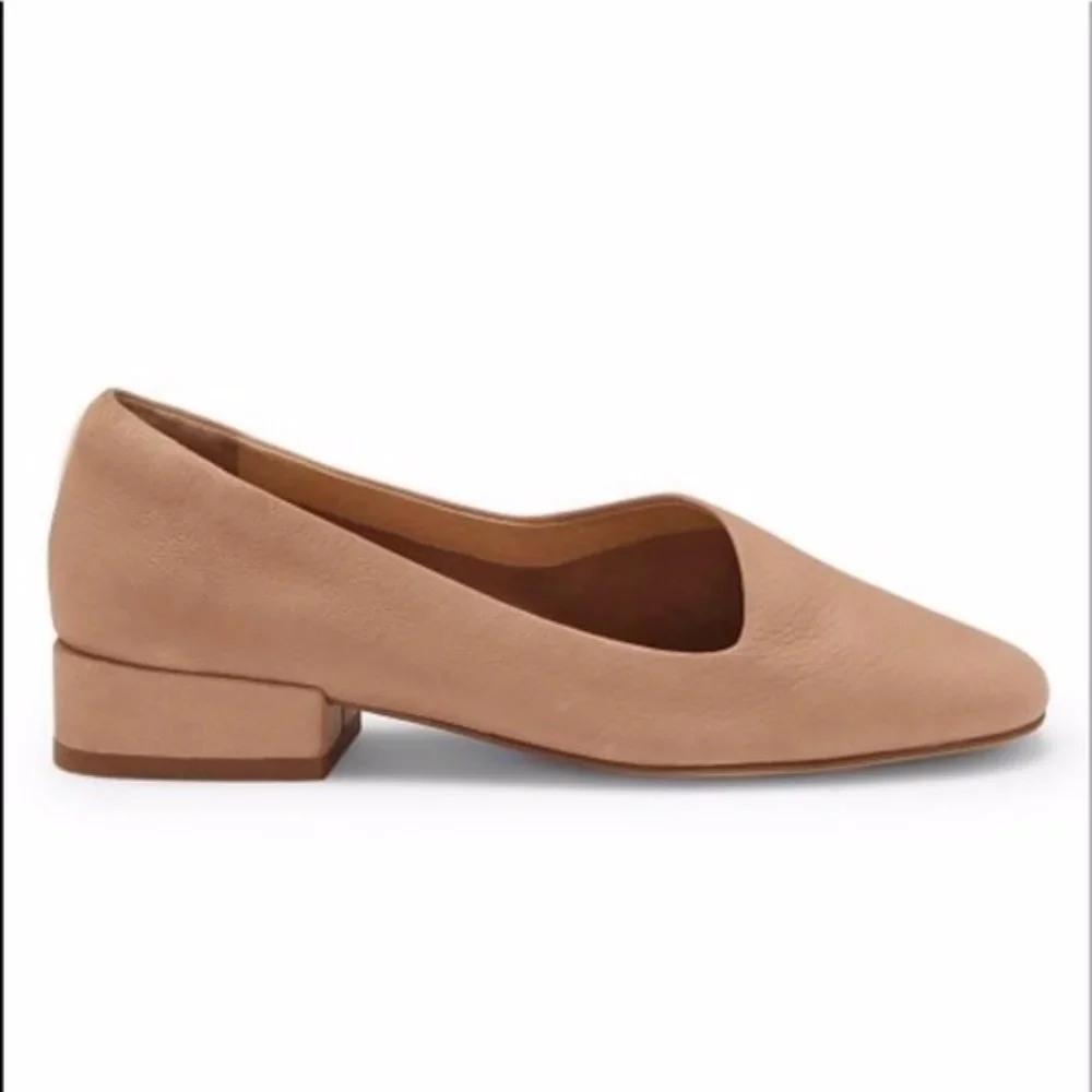 REDUCED CORSO COMO Honey Dew Beige Leather Asymmetr Comfort Pump 9.5 M BETSIE